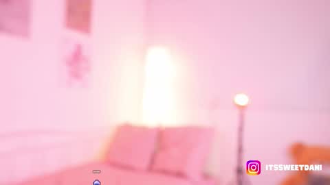 milky_0 online show from 30, 10, 2025