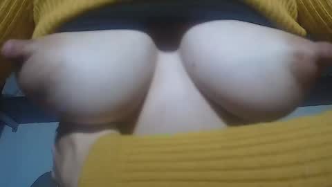 Snapshot of milkycandycce chatting on 26, 12, 2024 C online show from 26, 12, 2024