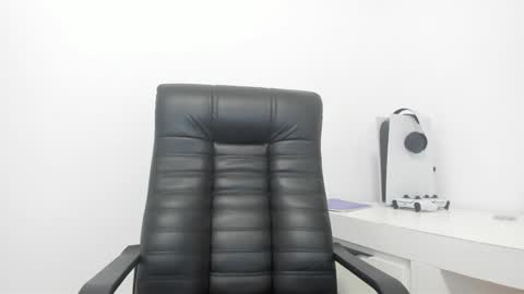 Snapshot of milkykandy chatting on 11, 12, 2024 Livia online show from 11, 12, 2024