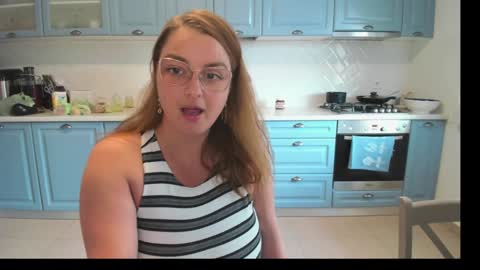 Snapshot of milkykandy chatting on 13, 9, 2025 Livia online show from 13, 9, 2025