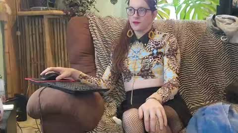 Snapshot of milkyseaofpeach chatting on 8, 12, 2024 Peach Doll online show from 8, 12, 2024