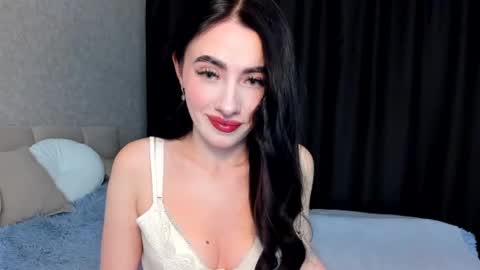 milla moore online show from 29, 9, 2025