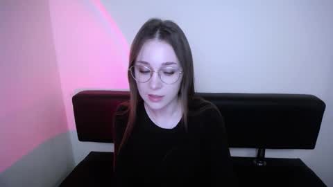 Snapshot of millasamsd chatting on 17, 11, 2025 Milla online show from 17, 11, 2025