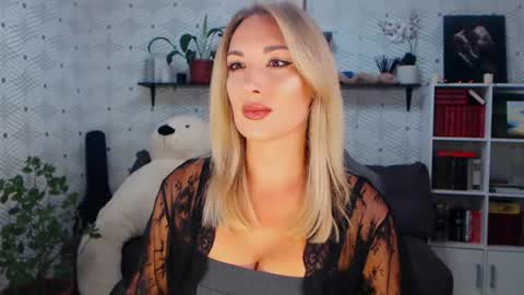 Snapshot of millaxqueen chatting on 10, 7, 2026 MillaXQueen online show from 10, 7, 2026