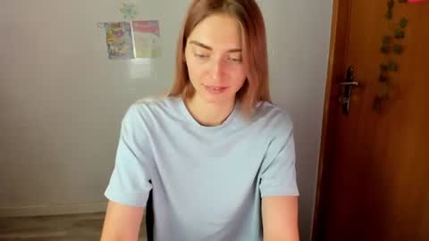 Snapshot of millie_lacroix chatting on 5, 7, 2026 millie_lacroix online show from 5, 7, 2026