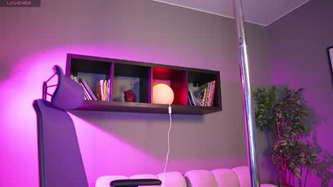 Snapshot of millie_volturi chatting on 2, 7, 2026 millie_volturi online show from 2, 7, 2026