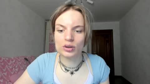 Snapshot of millikira006 chatting on 12, 5, 2026 mili-kira online show from 12, 5, 2026