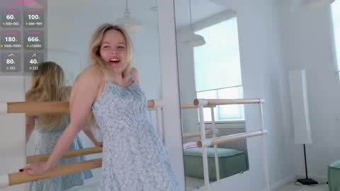 Snapshot of milly_shy chatting on 26, 5, 2026 Milly online show from 26, 5, 2026