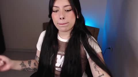 Snapshot of millyx_ chatting on 19, 5, 2026 Emily online show from 19, 5, 2026