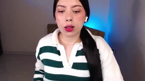Snapshot of millyx_ chatting on 19, 6, 2026 Emily online show from 19, 6, 2026