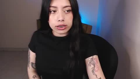 Snapshot of millyx_ chatting on 21, 6, 2026 Emily online show from 21, 6, 2026