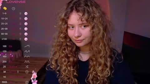 Snapshot of milounee chatting on 24, 6, 2026 milounee online show from 24, 6, 2026
