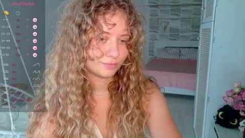 Snapshot of milounee chatting on 1, 8, 2026 milounee online show from 1, 8, 2026