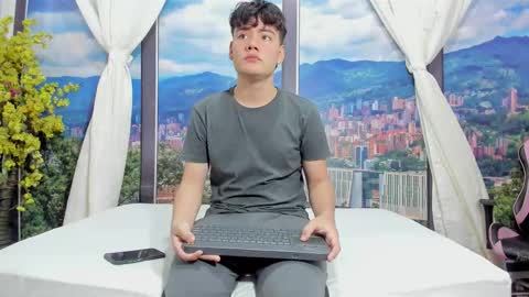 miltondelis online show from 25, 9, 2025