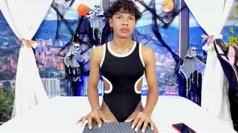 miltondelis online show from 4, 11, 2025