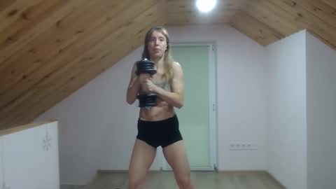 milusea online show from 24, 11, 2025