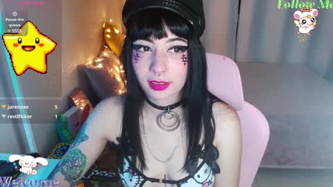 Snapshot of mily_milk_ chatting on 11, 12, 2024 mily_milk_ online show from 11, 12, 2024