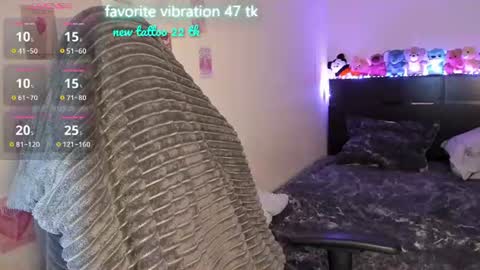Snapshot of milyamess chatting on 25, 7, 2026 Emily online show from 25, 7, 2026