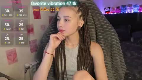 Snapshot of milyamess chatting on 5, 8, 2026 Emily online show from 5, 8, 2026