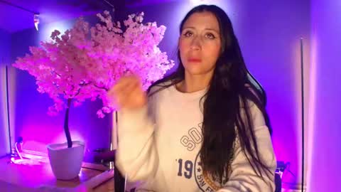 Snapshot of milyrouse___ chatting on 6, 10, 2025 Milly online show from 6, 10, 2025