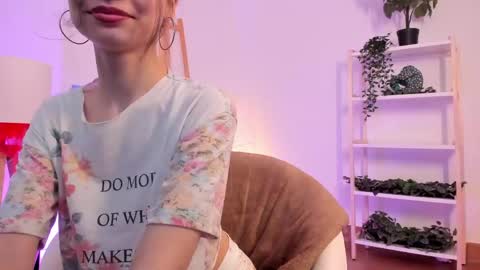 Snapshot of mimi_petitte chatting on 30, 5, 2026 Mimi online show from 30, 5, 2026