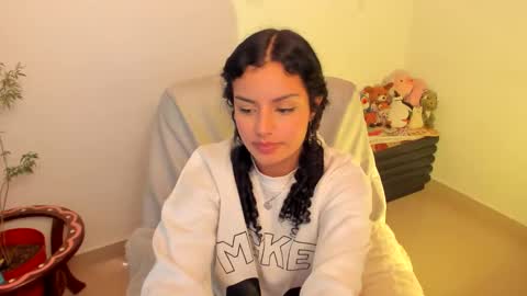 Mimii  online show from 24, 11, 2025