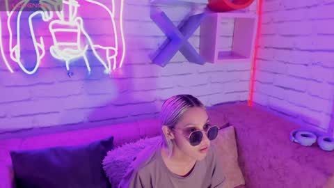 Snapshot of min_minjil chatting on 7, 1, 2025 Minji online show from 7, 1, 2025