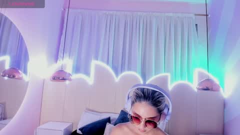 Snapshot of min_minjil chatting on 3, 2, 2025 Minji online show from 3, 2, 2025