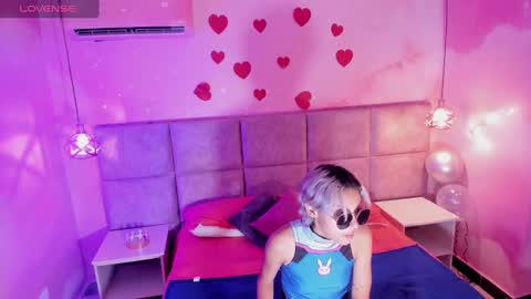 Snapshot of min_minjil chatting on 5, 3, 2025 Minji online show from 5, 3, 2025