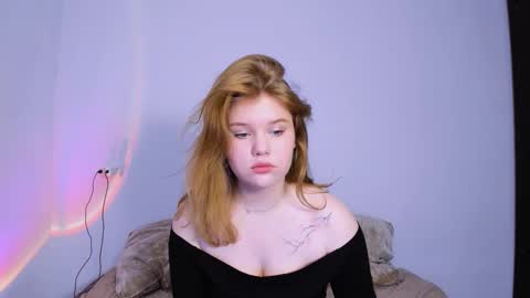 hi Im Mina  online show from 29, 11, 2025