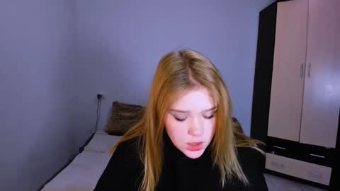 hi Im Mina  online show from 19, 12, 2025