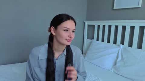 KarinaLeila online show from 24, 10, 2025