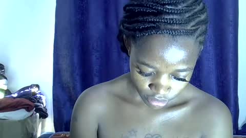Snapshot of mini_charm chatting on 6, 7, 2026 VERONICA MUTAMBI online show from 6, 7, 2026