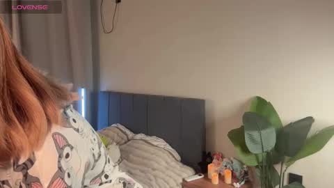 Snapshot of minicleo chatting on 9, 10, 2025 Cleo online show from 9, 10, 2025