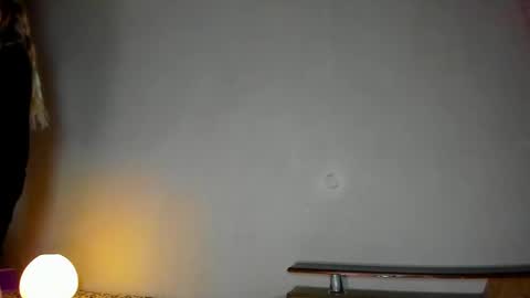 Snapshot of minidiva_ chatting on 14, 4, 2026 Amelia online show from 14, 4, 2026
