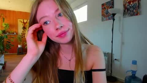 Snapshot of minidiva_ chatting on 9, 5, 2026 Amelia online show from 9, 5, 2026
