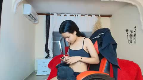 minilove_01 online show from 11, 10, 2025