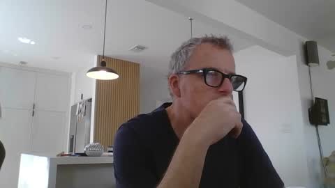Snapshot of minimalmix47 chatting on 5, 10, 2025 Galanordic online show from 5, 10, 2025