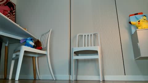 Minji online show from 6, 4, 2026