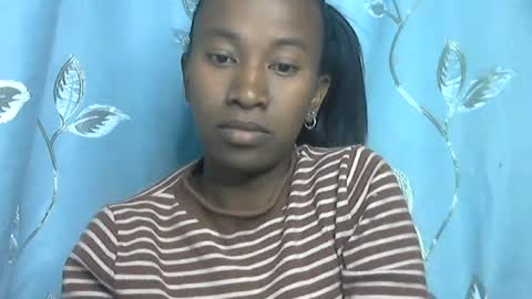 Snapshot of minouch211907 chatting on 1, 7, 2026 minouch211907 online show from 1, 7, 2026