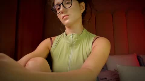 Snapshot of mira_kraviz chatting on 26, 7, 2026 Mira online show from 26, 7, 2026