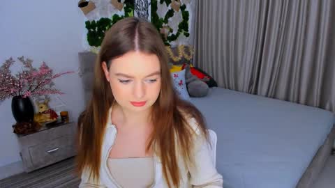 Snapshot of miraclecurly chatting on 24, 1, 2025 Emma online show from 24, 1, 2025