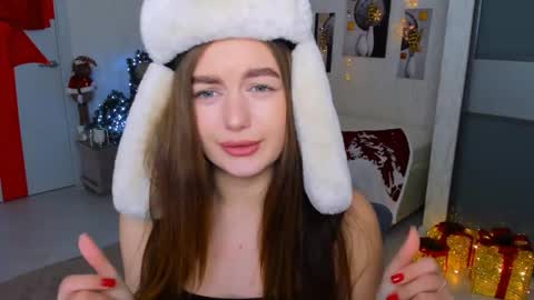 Snapshot of miraclecurly chatting on 1, 2, 2025 Emma online show from 1, 2, 2025