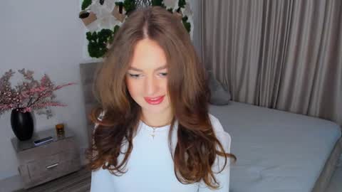Snapshot of miraclecurly chatting on 8, 2, 2025 Emma online show from 8, 2, 2025