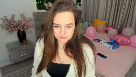 Snapshot of miraclecurly chatting on 27, 2, 2025 Emma online show from 27, 2, 2025