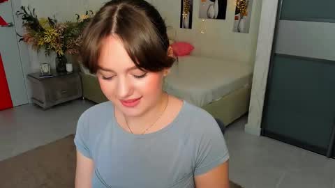 Snapshot of miraclecurly chatting on 11, 3, 2025 Emma online show from 11, 3, 2025