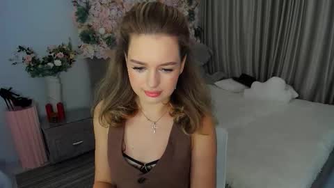 Snapshot of miraclecurly chatting on 21, 9, 2025 Emma online show from 21, 9, 2025
