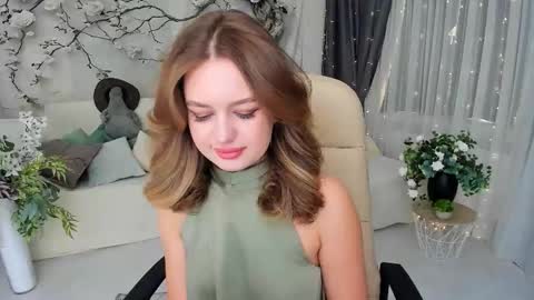 Snapshot of miraclecurly chatting on 5, 10, 2025 Emma online show from 5, 10, 2025