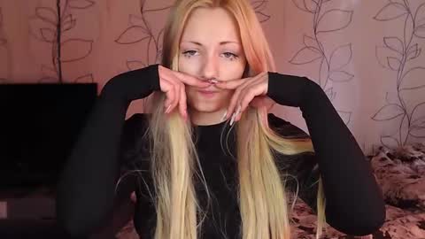Snapshot of mirahardmanxx chatting on 10, 3, 2025 Happy New Year online show from 10, 3, 2025