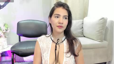 Snapshot of miranda_doll_ chatting on 7, 4, 2026 online show from 7, 4, 2026